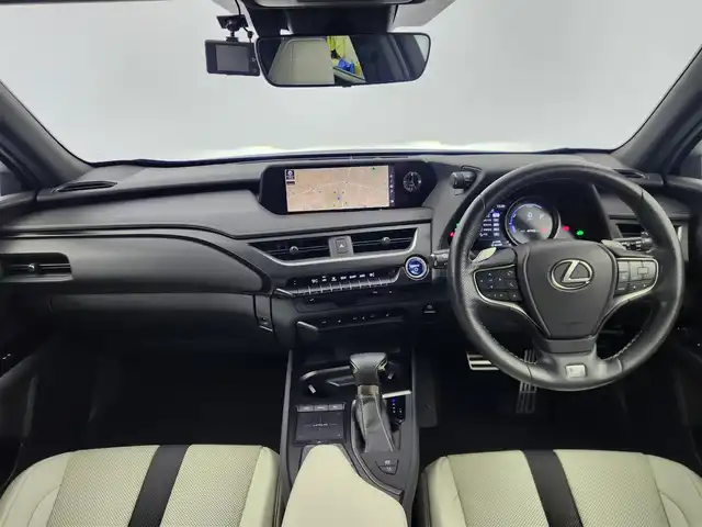 レクサス ＵＸ 250h Fスポーツ 愛知県 2019(令1)年 4.8万km ヒートブルーコントラストレイヤリング 純正ナビ/バックカメラ/レザーシート/プリクラッシュセーフティ/レーダークルーズコントロール/純正18インチアルミホイール/フルセグTV/ドライブレコーダー/シートヒーター/スマートキー/プッシュスタート/電動格納ミラー/ETC/Bluetooth/CS/DVD/LEDヘッドライト