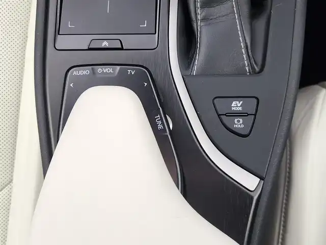 レクサス ＵＸ 250h Fスポーツ 愛知県 2019(令1)年 4.8万km ヒートブルーコントラストレイヤリング 純正ナビ/バックカメラ/レザーシート/プリクラッシュセーフティ/レーダークルーズコントロール/純正18インチアルミホイール/フルセグTV/ドライブレコーダー/シートヒーター/スマートキー/プッシュスタート/電動格納ミラー/ETC/Bluetooth/CS/DVD/LEDヘッドライト