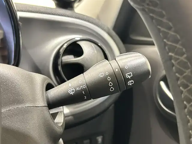 スマート ＭＣＣ スマート ターボ 福岡県 2017(平29)年 6万km 白 ガラスルーフ　/黒革　/Ｐａｎａｓｏｎｉｃナビ（ＣＮ－Ｇ１０００ＶＤ）　/純正オーディオ　/パドルシフト　/前席シートヒーター　/後ソナー　/キーレスキー　/純正１６インチＡＷ