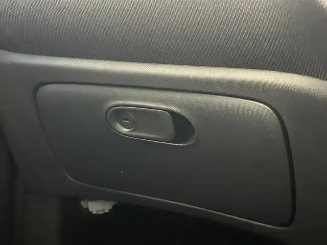 スマート ＭＣＣ スマート ターボ 福岡県 2017(平29)年 6万km 白 ガラスルーフ　/黒革　/Ｐａｎａｓｏｎｉｃナビ（ＣＮ－Ｇ１０００ＶＤ）　/純正オーディオ　/パドルシフト　/前席シートヒーター　/後ソナー　/キーレスキー　/純正１６インチＡＷ