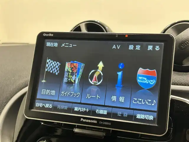 スマート ＭＣＣ スマート ターボ 福岡県 2017(平29)年 6万km 白 ガラスルーフ　/黒革　/Ｐａｎａｓｏｎｉｃナビ（ＣＮ－Ｇ１０００ＶＤ）　/純正オーディオ　/パドルシフト　/前席シートヒーター　/後ソナー　/キーレスキー　/純正１６インチＡＷ