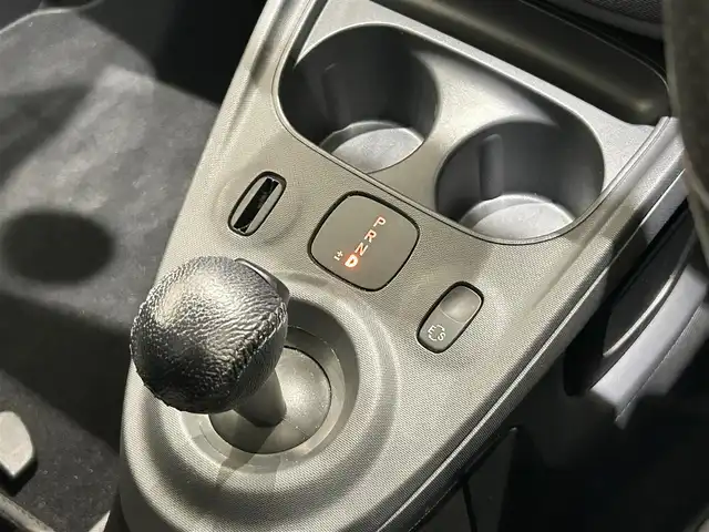 スマート ＭＣＣ スマート ターボ 福岡県 2017(平29)年 6万km 白 ガラスルーフ　/黒革　/Ｐａｎａｓｏｎｉｃナビ（ＣＮ－Ｇ１０００ＶＤ）　/純正オーディオ　/パドルシフト　/前席シートヒーター　/後ソナー　/キーレスキー　/純正１６インチＡＷ