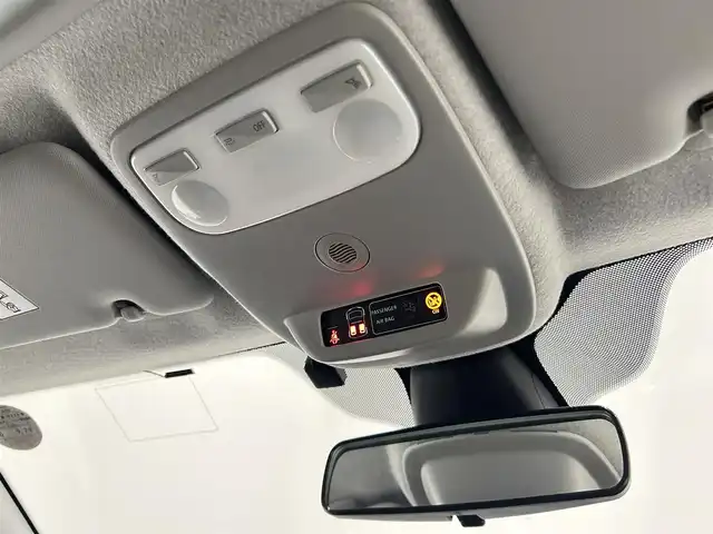 スマート ＭＣＣ スマート ターボ 福岡県 2017(平29)年 6万km 白 ガラスルーフ　/黒革　/Ｐａｎａｓｏｎｉｃナビ（ＣＮ－Ｇ１０００ＶＤ）　/純正オーディオ　/パドルシフト　/前席シートヒーター　/後ソナー　/キーレスキー　/純正１６インチＡＷ