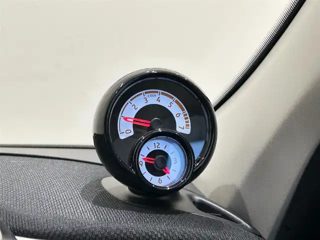 スマート ＭＣＣ スマート ターボ 福岡県 2017(平29)年 6万km 白 ガラスルーフ　/黒革　/Ｐａｎａｓｏｎｉｃナビ（ＣＮ－Ｇ１０００ＶＤ）　/純正オーディオ　/パドルシフト　/前席シートヒーター　/後ソナー　/キーレスキー　/純正１６インチＡＷ