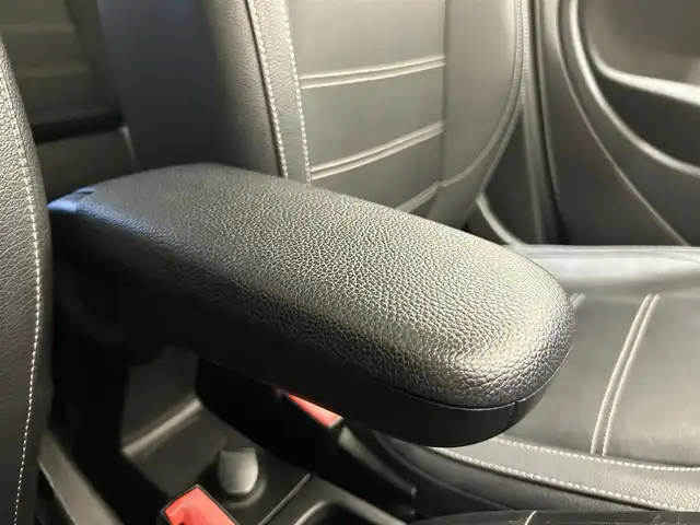 スマート ＭＣＣ スマート ターボ 福岡県 2017(平29)年 6万km 白 ガラスルーフ　/黒革　/Ｐａｎａｓｏｎｉｃナビ（ＣＮ－Ｇ１０００ＶＤ）　/純正オーディオ　/パドルシフト　/前席シートヒーター　/後ソナー　/キーレスキー　/純正１６インチＡＷ