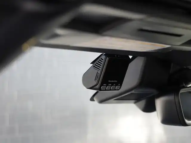 メルセデス・ベンツ ＳＬＫ２００ レーダーセーフティエディション 静岡県 2014(平26)年 4.6万km ポーラホワイト レーダーセーフティパッケージ/LKA/ACC/ブラインドスポットアシスト/パークトロニックセンサー/純正HDDナビ/　コマンドシステム/USB・DVD/フルセグTV/社外GPSレーダー/フロントドラレコ/DSRC車載器ETC/マジック・スカイコントロール付き/　パトリオットガラスルーフ（電動開閉式ハードトップ）/赤レザーシート/メモリ付きパワーシート/シートエアスカーフ/シートヒーター