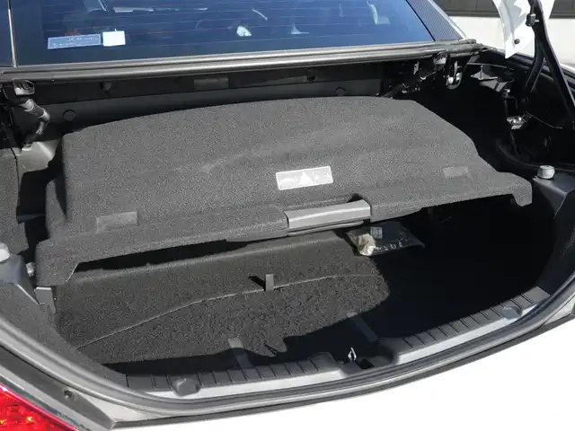 メルセデス・ベンツ ＳＬＫ２００ レーダーセーフティエディション 静岡県 2014(平26)年 4.6万km ポーラホワイト レーダーセーフティパッケージ/LKA/ACC/ブラインドスポットアシスト/パークトロニックセンサー/純正HDDナビ/　コマンドシステム/USB・DVD/フルセグTV/社外GPSレーダー/フロントドラレコ/DSRC車載器ETC/マジック・スカイコントロール付き/　パトリオットガラスルーフ（電動開閉式ハードトップ）/赤レザーシート/メモリ付きパワーシート/シートエアスカーフ/シートヒーター