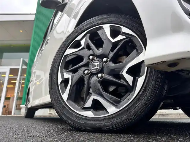 ホンダ Ｎ ＢＯＸ カスタム G L ターボ ホンダセンシング 宮城県 2018(平30)年 5.9万km プレミアムホワイトパールⅡ 禁煙車/登録時走行距離：58853km/ディーラーオプション純正8インチナビ/CD/DVD/フルセグTV/Bluetooth/バックカメラ/前方ドライブレコーダー/ビルトインETC/衝突被害軽減システム/後方センサー/横滑り防止装置/レーンキープアシスト/レーダークルーズコントロール/アイドリングストップ/LEDヘッドライト/フォグランプ/オートライト/ハーフレザーシート/パドルシフト/サンシェード/両側パワースライドドア/エンジンスタートボタン/スマートキー/純正フロアマット/純正15インチアルミホイール