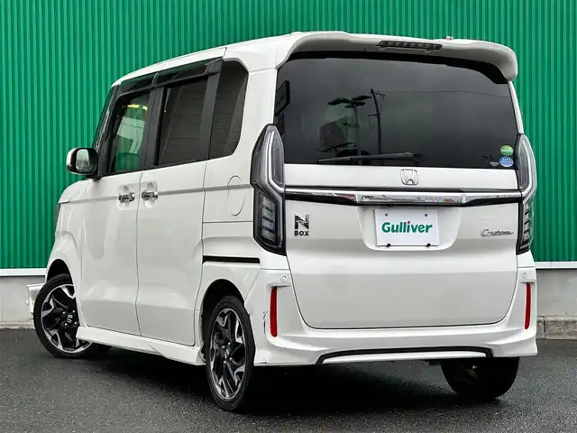 ホンダ Ｎ ＢＯＸ カスタム G L ターボ ホンダセンシング 宮城県 2018(平30)年 5.9万km プレミアムホワイトパールⅡ 禁煙車/登録時走行距離：58853km/ディーラーオプション純正8インチナビ/CD/DVD/フルセグTV/Bluetooth/バックカメラ/前方ドライブレコーダー/ビルトインETC/衝突被害軽減システム/後方センサー/横滑り防止装置/レーンキープアシスト/レーダークルーズコントロール/アイドリングストップ/LEDヘッドライト/フォグランプ/オートライト/ハーフレザーシート/パドルシフト/サンシェード/両側パワースライドドア/エンジンスタートボタン/スマートキー/純正フロアマット/純正15インチアルミホイール