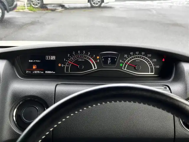 ホンダ Ｎ ＢＯＸ カスタム G L ターボ ホンダセンシング 宮城県 2018(平30)年 5.9万km プレミアムホワイトパールⅡ 禁煙車/登録時走行距離：58853km/ディーラーオプション純正8インチナビ/CD/DVD/フルセグTV/Bluetooth/バックカメラ/前方ドライブレコーダー/ビルトインETC/衝突被害軽減システム/後方センサー/横滑り防止装置/レーンキープアシスト/レーダークルーズコントロール/アイドリングストップ/LEDヘッドライト/フォグランプ/オートライト/ハーフレザーシート/パドルシフト/サンシェード/両側パワースライドドア/エンジンスタートボタン/スマートキー/純正フロアマット/純正15インチアルミホイール