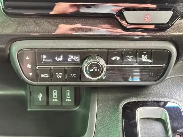 ホンダ Ｎ ＢＯＸ カスタム G L ターボ ホンダセンシング 宮城県 2018(平30)年 5.9万km プレミアムホワイトパールⅡ 禁煙車/登録時走行距離：58853km/ディーラーオプション純正8インチナビ/CD/DVD/フルセグTV/Bluetooth/バックカメラ/前方ドライブレコーダー/ビルトインETC/衝突被害軽減システム/後方センサー/横滑り防止装置/レーンキープアシスト/レーダークルーズコントロール/アイドリングストップ/LEDヘッドライト/フォグランプ/オートライト/ハーフレザーシート/パドルシフト/サンシェード/両側パワースライドドア/エンジンスタートボタン/スマートキー/純正フロアマット/純正15インチアルミホイール