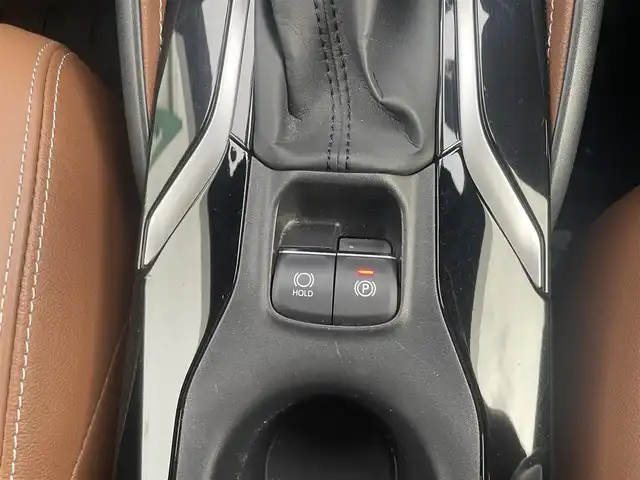 トヨタ カローラ スポーツ ハイブリッドG 愛知県 2018(平30)年 3.5万km スカーレットメタリック ・純正T-CONNECTナビ（9インチメモリー）/・フルセグテレビ/・CD/DVD再生機能/・ミュージックサーバー（SD録音）/・Bluetooth/USB/HDMI接続機能/・ETC2.0/・コーナーセンサー/・純正16インチアルミホイール/・純正LEDヘッドライト/・オートマチックハイビーム/・電動パーキングブレーキ/・ブレーキホールド/・衝突軽減ブレーキ/・レーンキープアシスト/・ブラインドスポットモニター/・純正ドライブレコーダー（前方撮影）/・ユピテルドライブレコーダー（車内後方撮影）