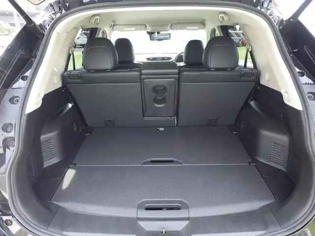 日産 エクストレイル 20Xi 千葉県 2021(令3)年 4.6万km ダイヤモンドブラック ワンオーナー/エマージェンシーブレーキ/プロパイロット/インテリジェントクルーズコントロール/インテリジェントルームミラー/パワーバックドア/カブロンシート/各席シートヒーター/純正SDナビ/地デジTV/【BD/DVD/CD再生機能　Bluetooth接続】/アラウンドビューモニター/ドライブレコーダー/革巻きステアリング/ステアリングスイッチ/ETC/LEDヘッドライト/ウインカーミラー/コーナーセンサー/純正18インチアルミホイル/インテリジェントキー