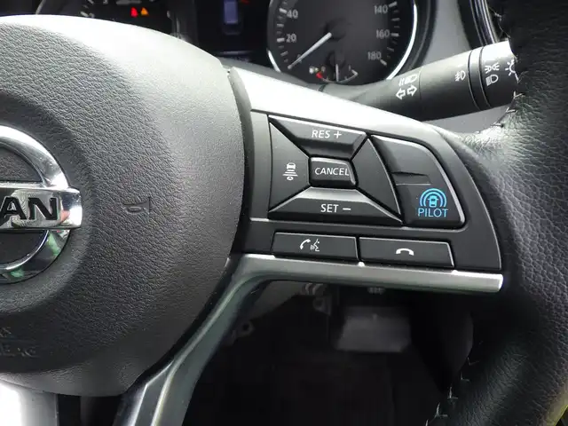 日産 エクストレイル 20Xi 千葉県 2021(令3)年 4.6万km ダイヤモンドブラック ワンオーナー/エマージェンシーブレーキ/プロパイロット/インテリジェントクルーズコントロール/インテリジェントルームミラー/パワーバックドア/カブロンシート/各席シートヒーター/純正SDナビ/地デジTV/【BD/DVD/CD再生機能　Bluetooth接続】/アラウンドビューモニター/ドライブレコーダー/革巻きステアリング/ステアリングスイッチ/ETC/LEDヘッドライト/ウインカーミラー/コーナーセンサー/純正18インチアルミホイル/インテリジェントキー