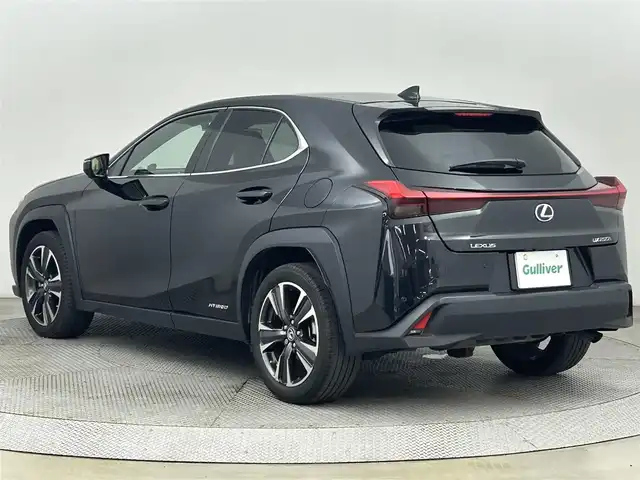 レクサス ＵＸ 250h バージョンL 道央・札幌 2020(令2)年 2.6万km グラファイトブラックガラスフレーク ・ワンオーナー/・４WD/・純正SDナビ/・パノラミックビューモニター/・CD/DVD/SD/BT/フルセグ/・ビルトインETC2.0/・ドライブレコーダー/・自動防眩ルームミラー/・レクサスセーフティシステム＋/・プリクラッシュセーフティ/・レーンチェンジアシスト/・レーダークルーズコントロール/・プロアクティブドライビングアシスト/・アダプティブハイビームシステム/・ブラインドスポットモニター/・クリアランスソナー/・ヘッドアップディスプレイ/・レザーシート/・前席パワーシート/・シートベンチレーション/・前席シートヒーター/・前席シートエアコン/・ステアリングヒーター/・パワーバックドア/・純正18インチAW/・スペアキー/・取扱説明書/・保証書/・純正フロアマット