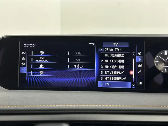 レクサス ＵＸ 250h バージョンL 道央・札幌 2020(令2)年 2.6万km グラファイトブラックガラスフレーク ・ワンオーナー/・４WD/・純正SDナビ/・パノラミックビューモニター/・CD/DVD/SD/BT/フルセグ/・ビルトインETC2.0/・ドライブレコーダー/・自動防眩ルームミラー/・レクサスセーフティシステム＋/・プリクラッシュセーフティ/・レーンチェンジアシスト/・レーダークルーズコントロール/・プロアクティブドライビングアシスト/・アダプティブハイビームシステム/・ブラインドスポットモニター/・クリアランスソナー/・ヘッドアップディスプレイ/・レザーシート/・前席パワーシート/・シートベンチレーション/・前席シートヒーター/・前席シートエアコン/・ステアリングヒーター/・パワーバックドア/・純正18インチAW/・スペアキー/・取扱説明書/・保証書/・純正フロアマット
