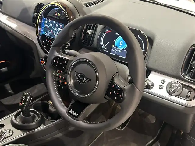 ＭＩＮＩ ＢＭＷ ミニ クロスオーバー クーパー SD オール4 道央・札幌 2023(令5)年 0.9万km 白 特別仕様車(アンテイムドエディション)/　・MINIYoursレザーラウンジハイランドグリーン/　・専用18インチアロイホイール/　・専用サイドスカットル/　・専用サイドストライプ/純正HDDナビ/AppleCarPlay/USB/Bluetooth/バックカメラ/PDC/パーキングアシスト/ACC/ドライビングアシスト/マルチディスプレイメーターパネル/LEDヘッドライト/電動リアゲート