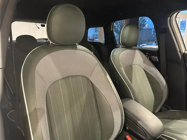 ＭＩＮＩ ＢＭＷ ミニ クロスオーバー クーパー SD オール4 道央・札幌 2023(令5)年 0.9万km 白 特別仕様車(アンテイムドエディション)/　・MINIYoursレザーラウンジハイランドグリーン/　・専用18インチアロイホイール/　・専用サイドスカットル/　・専用サイドストライプ/純正HDDナビ/AppleCarPlay/USB/Bluetooth/バックカメラ/PDC/パーキングアシスト/ACC/ドライビングアシスト/マルチディスプレイメーターパネル/LEDヘッドライト/電動リアゲート