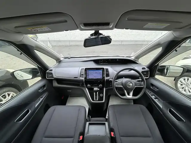 日産 セレナ X Vセレクション 山形県 2018(平30)年 8.7万km ブリリアントホワイトパール 純正9インチナビ/　AM/FM/TV/CD/DVD/Blu-ray/Bluetooth/USB/パーキングアシスト/純正前後ドライブレコーダー/両側電動スライドドア/エマージェンシーブレーキ/全方位カメラ/オートライト/禁煙車/コーナーセンサー前後/盗難防止/スタッドレス車載/クルーズコントロール/スマートキー/ドアバイザー/アイドリングストップ/ワンオーナー/純正オーディオ/プッシュスタート/パワーウインドウ/アイドリングストップ/横滑り防止/ビルトインETC