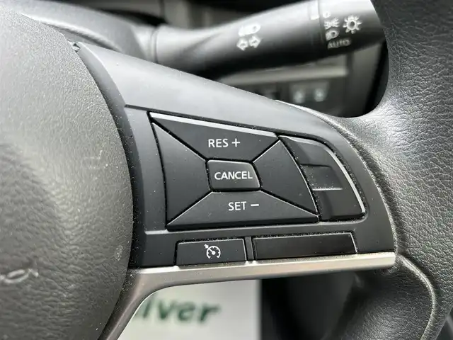 日産 セレナ X Vセレクション 山形県 2018(平30)年 8.7万km ブリリアントホワイトパール 純正9インチナビ/　AM/FM/TV/CD/DVD/Blu-ray/Bluetooth/USB/パーキングアシスト/純正前後ドライブレコーダー/両側電動スライドドア/エマージェンシーブレーキ/全方位カメラ/オートライト/禁煙車/コーナーセンサー前後/盗難防止/スタッドレス車載/クルーズコントロール/スマートキー/ドアバイザー/アイドリングストップ/ワンオーナー/純正オーディオ/プッシュスタート/パワーウインドウ/アイドリングストップ/横滑り防止/ビルトインETC