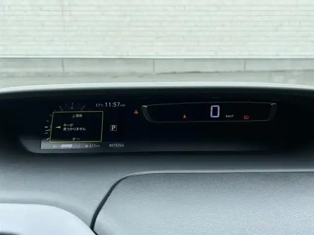 日産 セレナ X Vセレクション 山形県 2018(平30)年 8.7万km ブリリアントホワイトパール 純正9インチナビ/　AM/FM/TV/CD/DVD/Blu-ray/Bluetooth/USB/パーキングアシスト/純正前後ドライブレコーダー/両側電動スライドドア/エマージェンシーブレーキ/全方位カメラ/オートライト/禁煙車/コーナーセンサー前後/盗難防止/スタッドレス車載/クルーズコントロール/スマートキー/ドアバイザー/アイドリングストップ/ワンオーナー/純正オーディオ/プッシュスタート/パワーウインドウ/アイドリングストップ/横滑り防止/ビルトインETC