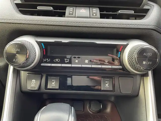 トヨタ ＲＡＶ４ G Zパッケージ 大阪府 2020(令2)年 4.7万km ダークブルーマイカ ワンオーナー/純正ナビ/   フルセグTV/CD/DVD/Bluetooth/USB/ＢＳＭ/バックモニター/衝突軽減ブレーキ/横滑り防止装置/コーナーセンサー/前席シートヒーター/スマートルームミラー/レーダークルーズコントロール/ステアリングヒーター/ステアリングスイッチ/運転席メモリー付きパワーシート/電動リアゲート/ダウンヒルアシストコントロール/オートマチックハイビーム/ルーフレール/純正19インチアルミホイール/純正フロアマット/プッシュスタート/スマートキー/ETC/LEDライト