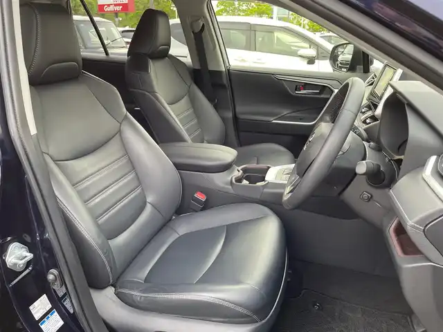 トヨタ ＲＡＶ４ G Zパッケージ 大阪府 2020(令2)年 4.7万km ダークブルーマイカ ワンオーナー/純正ナビ/   フルセグTV/CD/DVD/Bluetooth/USB/ＢＳＭ/バックモニター/衝突軽減ブレーキ/横滑り防止装置/コーナーセンサー/前席シートヒーター/スマートルームミラー/レーダークルーズコントロール/ステアリングヒーター/ステアリングスイッチ/運転席メモリー付きパワーシート/電動リアゲート/ダウンヒルアシストコントロール/オートマチックハイビーム/ルーフレール/純正19インチアルミホイール/純正フロアマット/プッシュスタート/スマートキー/ETC/LEDライト
