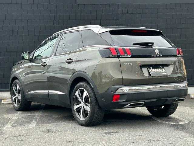 プジョー ３００８ 埼玉県 2020(令2)年 2.4万km 緑 半革　/パワーシート　/シートヒーター　/宇トップビューモニター　/レーンキープアシスト　/パワートランクグリッド　/純正１８インチアルミホイール　/アダプティブクルーズコントロール　/ＢＳＭ