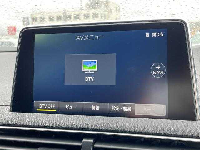 プジョー ３００８ 埼玉県 2020(令2)年 2.4万km 緑 半革　/パワーシート　/シートヒーター　/宇トップビューモニター　/レーンキープアシスト　/パワートランクグリッド　/純正１８インチアルミホイール　/アダプティブクルーズコントロール　/ＢＳＭ