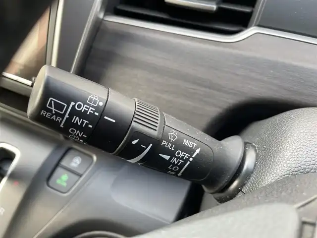 ホンダ フリード G ホンダセンシング 熊本県 2019(平31)年 4.3万km フォレストグリーンパール 純正９インチナビ/・AM/FM/CD/DVD/BT/SD/・フルセグTV（走行中視聴可能）/・バックカメラ/ホンダセンシング/・衝突軽減ブレーキ/・車線維持支援システム/・アダプティブクルーズコントロール/・誤発信抑制機能/・歩行者事故低減ステアリング/・後方誤発信抑制機能/・先行車発進お知らせ機能/・後方誤発信抑制機能/・オートハイビーム/LEDライト/前方ドライブレコーダー/Sパッケージ/・本革巻きステアリングホイール/・ステアリングスイッチ/・15インチ純正アルミホイール/・コンビシート/・シートバックアッパーポケット/ビルトインETC/両側パワースライドドア/アダプティブコーナーリングライト/ウィンカーミラー/後席ロールサンシェード/熱線デフォッガースイッチ/ウォークスルー/アイドリングストップ/純正フロアマット/ドアバイザー/プッシュスタート/スマートキー
