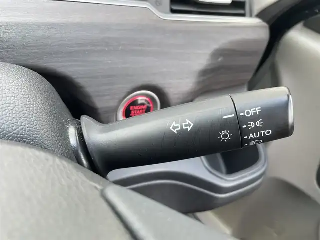 ホンダ フリード G ホンダセンシング 熊本県 2019(平31)年 4.3万km フォレストグリーンパール 純正９インチナビ/・AM/FM/CD/DVD/BT/SD/・フルセグTV（走行中視聴可能）/・バックカメラ/ホンダセンシング/・衝突軽減ブレーキ/・車線維持支援システム/・アダプティブクルーズコントロール/・誤発信抑制機能/・歩行者事故低減ステアリング/・後方誤発信抑制機能/・先行車発進お知らせ機能/・後方誤発信抑制機能/・オートハイビーム/LEDライト/前方ドライブレコーダー/Sパッケージ/・本革巻きステアリングホイール/・ステアリングスイッチ/・15インチ純正アルミホイール/・コンビシート/・シートバックアッパーポケット/ビルトインETC/両側パワースライドドア/アダプティブコーナーリングライト/ウィンカーミラー/後席ロールサンシェード/熱線デフォッガースイッチ/ウォークスルー/アイドリングストップ/純正フロアマット/ドアバイザー/プッシュスタート/スマートキー