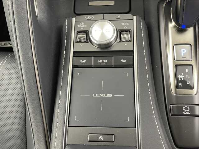 レクサス ＬＣ 500 Lパッケージ 埼玉県 2023(令5)年 0.5万km ホワイトノーヴァガラスフレーク 純正１２．３インチナビ　/バックカメラ　/パノラミックルーフ　/メモリーシート　/シートヒーター　/エアシート　/純正ＥＴＣビルトイン２．０　/プリクラッシュセーフティシステム　/フルセグＴＶ　/ＢＳＭ　/ＨＵＤ/レーダークルーズコントロール/純正フロアマット