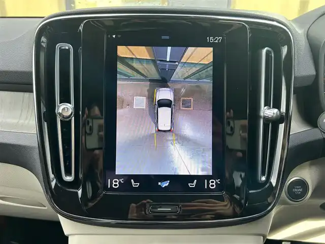ボルボ ボルボ ＸＣ４０ B4 AWD インスクリプション 石川県 2021(令3)年 2万km グレー ４WD/純正HDDナビ/フルセグテレビ/フロント/サイド/バックカメラ/AppleCarPlay/USB/ハーマンカードンスピーカー/クルーズコントロール/ワイヤレスチャージャー/電動格納ミラー/ブラインドスポットモニター/防眩ミラー/アンビエントライト/ステアリングヒーター/レザーシート（白）/メモリーシート/パワーシート/シートヒーター/電動リアゲート/フットセンサー/オートライト/LEDヘッドライト/ETC