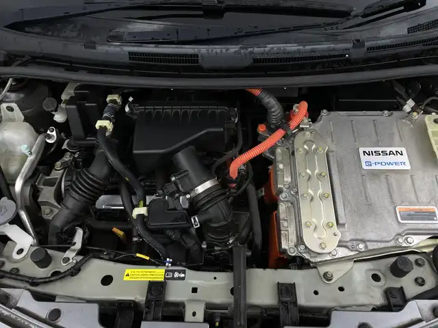 日産 ノート e－パワー メダリスト 新潟県 2016(平28)年 3.1万km ダークメタルグレー 社外SDナビ/　　フルセグ/CD/DVD/BT/アラウンドビューモニター/ハーフレザー/LEDオートライト/デジタルインナーミラー/レーンキープ/スマートキー/ETC
