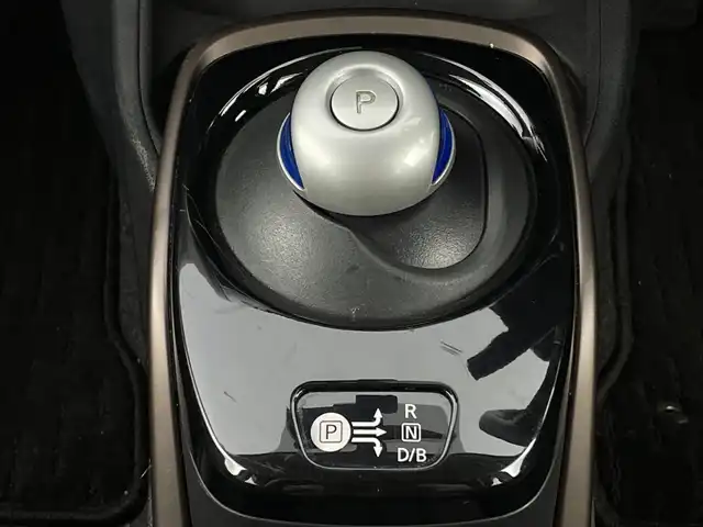 日産 ノート e－パワー メダリスト 新潟県 2016(平28)年 3.1万km ダークメタルグレー 社外SDナビ/　　フルセグ/CD/DVD/BT/アラウンドビューモニター/ハーフレザー/LEDオートライト/デジタルインナーミラー/レーンキープ/スマートキー/ETC