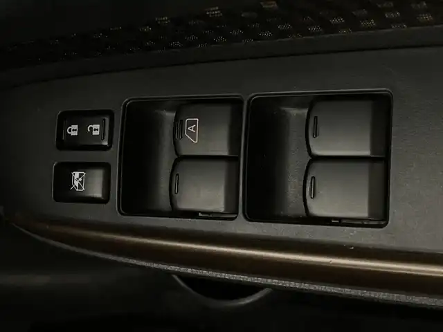 日産 ノート e－パワー メダリスト 新潟県 2016(平28)年 3.1万km ダークメタルグレー 社外SDナビ/　　フルセグ/CD/DVD/BT/アラウンドビューモニター/ハーフレザー/LEDオートライト/デジタルインナーミラー/レーンキープ/スマートキー/ETC