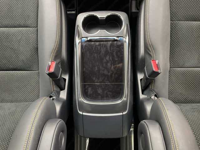 トヨタ アルファード S タイプゴールド 新潟県 2020(令2)年 4.2万km ブラック 9インチ純正メモリナビ/　フルセグTV/Bluetooth/CD/DVD/USB/トヨタセーフティセンス/・プリクラッシュセーフティ(PCS)/・レーントレーシングアシスト(LTA)/・レーンディパーチャーアラート(LDA)/・ロードサインアシスト(RSA)/・レーダークルーズコントロール/・オートマチックハイビーム/ハーフレザーシート/両側パワースライドドア/パワーバックドア/前後コーナーセンサー/バックモニター/ビルトインETC/3眼LEDヘッドライト/ステアリングスイッチ