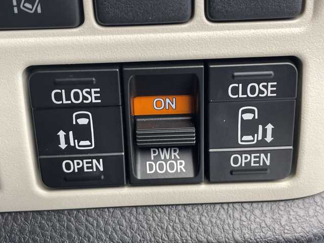 トヨタ ノア Si ダブルバイビーⅡ 栃木県 2019(平31)年 3.3万km ホワイトパールクリスタルシャイン 純正ナビ(NSZT-W68T)/(フルセグTV・Bluetooth・CD・DVD・SD)/バックカメラ/後席モニター/トヨタセーフティセンス/ ・プリクラッシュセーフティ/ ・レーンキープアシスト/ ・クルーズコントロール/ ・オートハイビーム/前後コーナーセンサー/両側パワースライドドア/ハーフレザーシート/LEDヘッドライト/オートライト/3列シート/ウォークスルー/ビルトインETC/スマートキー/純正アルミホイール/社外フロアマット