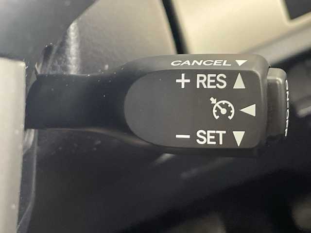 トヨタ ノア Si ダブルバイビーⅡ 栃木県 2019(平31)年 3.3万km ホワイトパールクリスタルシャイン 純正ナビ(NSZT-W68T)/(フルセグTV・Bluetooth・CD・DVD・SD)/バックカメラ/後席モニター/トヨタセーフティセンス/ ・プリクラッシュセーフティ/ ・レーンキープアシスト/ ・クルーズコントロール/ ・オートハイビーム/前後コーナーセンサー/両側パワースライドドア/ハーフレザーシート/LEDヘッドライト/オートライト/3列シート/ウォークスルー/ビルトインETC/スマートキー/純正アルミホイール/社外フロアマット