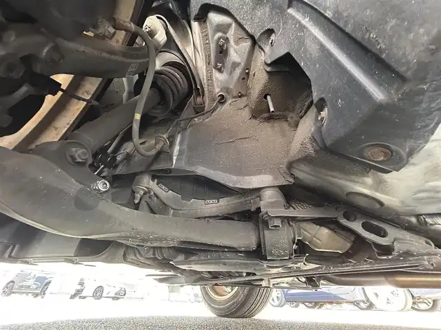 トヨタ クラウン アスリート S 滋賀県 2013(平25)年 13.3万km ホワイトパールクリスタルシャイン 純正メーカーナビ/（AM/FM/CD/DVD/TVフルセグHDD/Bluetooth/USB）/プリクラッシュブレーキアシスト/ETC/バックカメラ/クルーズコントロール/コーナーセンサー/ステアリングスイッチ/ハンズフリーフォン/シートヒーターD/N/シートベンチレーションD/N/パワーシートD/N/オートエアコン/オートライト/プッシュスタート/スマートキー/電動格納ミラー/レーダー付きルームミラー/USB/純正フロアマット/純正ドアバイザー