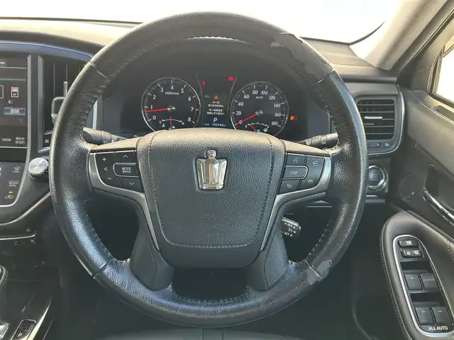 トヨタ クラウン アスリート S 滋賀県 2013(平25)年 13.3万km ホワイトパールクリスタルシャイン 純正メーカーナビ/（AM/FM/CD/DVD/TVフルセグHDD/Bluetooth/USB）/プリクラッシュブレーキアシスト/ETC/バックカメラ/クルーズコントロール/コーナーセンサー/ステアリングスイッチ/ハンズフリーフォン/シートヒーターD/N/シートベンチレーションD/N/パワーシートD/N/オートエアコン/オートライト/プッシュスタート/スマートキー/電動格納ミラー/レーダー付きルームミラー/USB/純正フロアマット/純正ドアバイザー