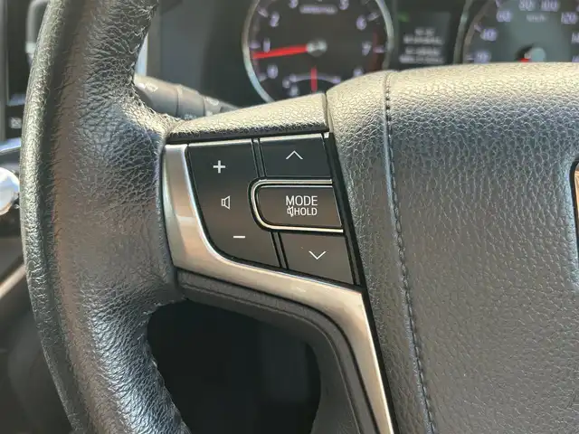 トヨタ クラウン アスリート S 滋賀県 2013(平25)年 13.3万km ホワイトパールクリスタルシャイン 純正メーカーナビ/（AM/FM/CD/DVD/TVフルセグHDD/Bluetooth/USB）/プリクラッシュブレーキアシスト/ETC/バックカメラ/クルーズコントロール/コーナーセンサー/ステアリングスイッチ/ハンズフリーフォン/シートヒーターD/N/シートベンチレーションD/N/パワーシートD/N/オートエアコン/オートライト/プッシュスタート/スマートキー/電動格納ミラー/レーダー付きルームミラー/USB/純正フロアマット/純正ドアバイザー