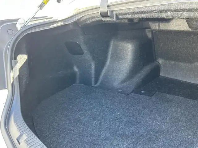 トヨタ クラウン アスリート S 滋賀県 2013(平25)年 13.3万km ホワイトパールクリスタルシャイン ８インチ純正ナビ/（AM/FM/CD/DVD/フルセグ/HDD/Bluetooth/USB）/レーダー付きルームミラー/ETC/バックカメラ/プリクラッシュブレーキアシスト/クルーズコントロール/コーナーセンサー/運転席・助手席シートヒーター/運転席・助手席シートベンチレーション/運転席・助手席パワーシート/電動格納ミラー/革巻きステアリング/ステアリングスイッチ/ハンズフリーフォン/オートライト/キセノンライト/フロントフォグ/フルオートエアコン/プッシュスタート/スマートキー/USB端子/純正フロアマット/純正ドアバイザー