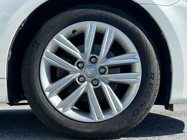 トヨタ クラウン アスリート S 滋賀県 2013(平25)年 13.3万km ホワイトパールクリスタルシャイン ８インチ純正ナビ/（AM/FM/CD/DVD/フルセグ/HDD/Bluetooth/USB）/レーダー付きルームミラー/ETC/バックカメラ/プリクラッシュブレーキアシスト/クルーズコントロール/コーナーセンサー/運転席・助手席シートヒーター/運転席・助手席シートベンチレーション/運転席・助手席パワーシート/電動格納ミラー/革巻きステアリング/ステアリングスイッチ/ハンズフリーフォン/オートライト/キセノンライト/フロントフォグ/フルオートエアコン/プッシュスタート/スマートキー/USB端子/純正フロアマット/純正ドアバイザー