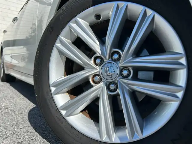 トヨタ クラウン アスリート S 滋賀県 2013(平25)年 13.3万km ホワイトパールクリスタルシャイン ８インチ純正ナビ/（AM/FM/CD/DVD/フルセグ/HDD/Bluetooth/USB）/レーダー付きルームミラー/ETC/バックカメラ/プリクラッシュブレーキアシスト/クルーズコントロール/コーナーセンサー/運転席・助手席シートヒーター/運転席・助手席シートベンチレーション/運転席・助手席パワーシート/電動格納ミラー/革巻きステアリング/ステアリングスイッチ/ハンズフリーフォン/オートライト/キセノンライト/フロントフォグ/フルオートエアコン/プッシュスタート/スマートキー/USB端子/純正フロアマット/純正ドアバイザー