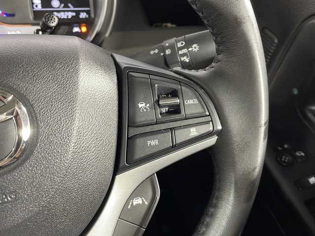 マツダ フレアワゴンタフスタイル ハイブリッドXS 沖縄県 2022(令4)年 2.5万km 黄Ⅱ 県外仕入れ/禁煙車/衝突被害軽減ブレーキ/車線逸脱警報/純正8インチナビ/AM/FM/CD/DVD/フルセグTV/Bluetooth/USB/バックカメラ/追従式クルーズコントロール/シートヒーターD/N/シートカバー/コーナーセンサー後方/ヘッドアップディスプレイ/オートライト/オートマチックハイビーム/LEDヘッドライト/純正14インチアルミホイール/カーテンエアバッグ/プッシュスタート/スペアキー有/ABS