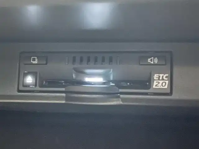 レクサス ＮＸ 300 Fスポーツ 山梨県 2018(平30)年 8.2万km ホワイトノーヴァガラスフレーク 黒革シート/純正メモリナビ/Bluetooth接続/フルセグTV/全方位カメラ/ETC2.0/ドライブレコーダー/前席パワーシート/前席シートヒーター/前席エアシート/ブラインドスポットモニター/ステアリングスイッチ/レーダー探知機/パドルシフト/エンジンスターター/スペアキー/取扱説明書/保証書