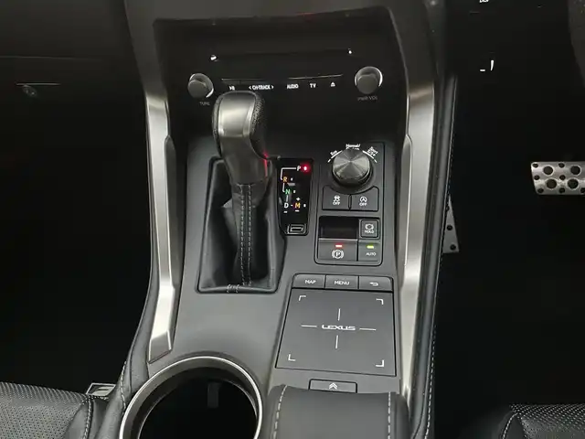 レクサス ＮＸ 300 Fスポーツ 山梨県 2018(平30)年 8.2万km ホワイトノーヴァガラスフレーク 黒革シート/純正メモリナビ/Bluetooth接続/フルセグTV/全方位カメラ/ETC2.0/ドライブレコーダー/前席パワーシート/前席シートヒーター/前席エアシート/ブラインドスポットモニター/ステアリングスイッチ/レーダー探知機/パドルシフト/エンジンスターター/スペアキー/取扱説明書/保証書