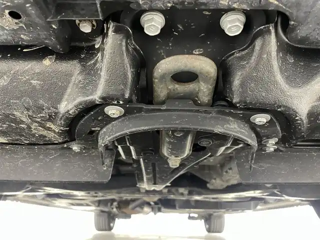 トヨタ エスクァイア ハイブリッド Gi プレミアムパッケージ 福島県 2019(平31)年 4.8万km ホワイトパールクリスタルシャイン クリアランスソナー/・衝突軽減/・オートハイビーム/純正フリップダウンモニター/純正9インチナビ/・BT/CD/DVD/AM/FM/バックカメラ/両側パワースライドドア/クルーズコントロール/LEDオートライト/・フォグライト/３列シート/・ハーフレザー/・ウォークスルー/・シートヒーター/・エアーシート/社外レオニスアルミホイール付きサマータイヤ/ETC/革ステアリング/・ステアリングリモコン/・ステアリングヒーター/純正フロアマット/純正ドアバイザー/アイドリングストップ/プッシュスタート/・スマートキー