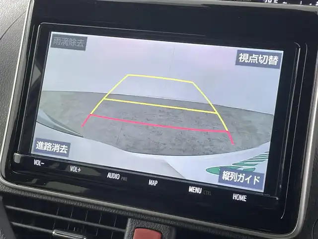 トヨタ エスクァイア ハイブリッド Gi プレミアムパッケージ 福島県 2019(平31)年 4.8万km ホワイトパールクリスタルシャイン クリアランスソナー/・衝突軽減/・オートハイビーム/純正フリップダウンモニター/純正9インチナビ/・BT/CD/DVD/AM/FM/バックカメラ/両側パワースライドドア/クルーズコントロール/LEDオートライト/・フォグライト/３列シート/・ハーフレザー/・ウォークスルー/・シートヒーター/・エアーシート/社外レオニスアルミホイール付きサマータイヤ/ETC/革ステアリング/・ステアリングリモコン/・ステアリングヒーター/純正フロアマット/純正ドアバイザー/アイドリングストップ/プッシュスタート/・スマートキー